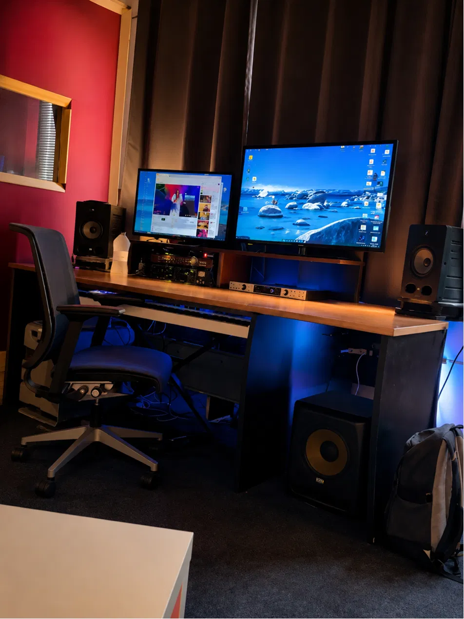Régie du studio d’enregistrement K-Ribean Records à Alfortville